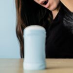 6 domácích prostředků na skvrny od deodorantu: trička budou jako
