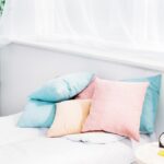 Jak vyčistit polštář od žlutých skvrn: DIY tipy pro hostesky